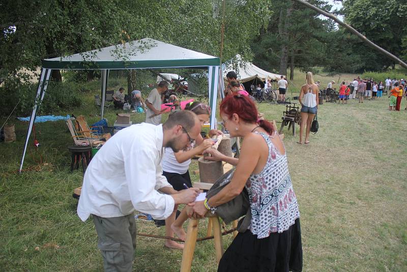 Obrovský zájem zaznamenal už tradičně Josefkol. Dvoudenní setkání nejen mistrů řemesel kolářského a kočárnického přilákalo tisíce lidí.