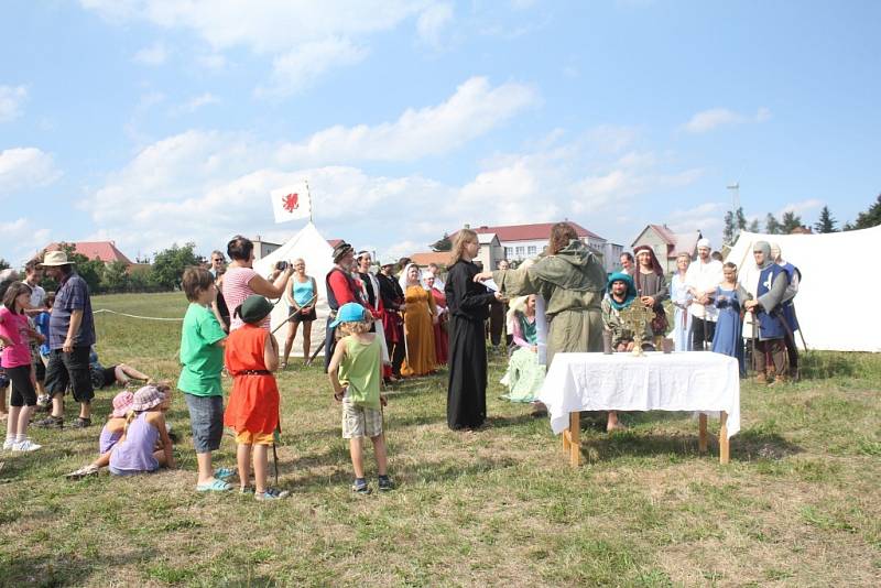 Bitva o hrad Drahans i se středověkou svatbou a ukázkami řemesel