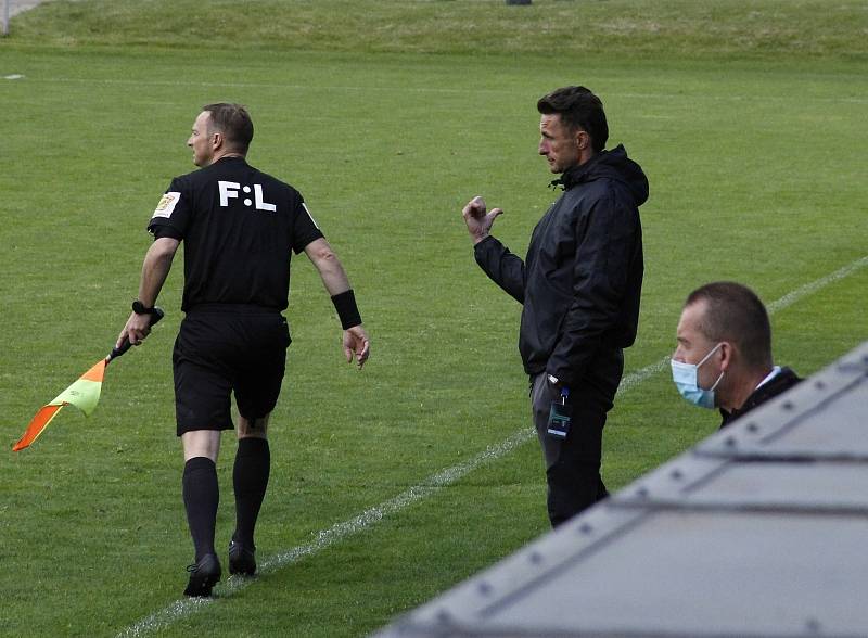 Fotbalisté Prostějova (v modro-bílém) porazili Vítkovice 4:1.