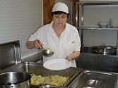 Vedoucí kuchařka na ZŠ Doktora Horáka Marie Pazderová