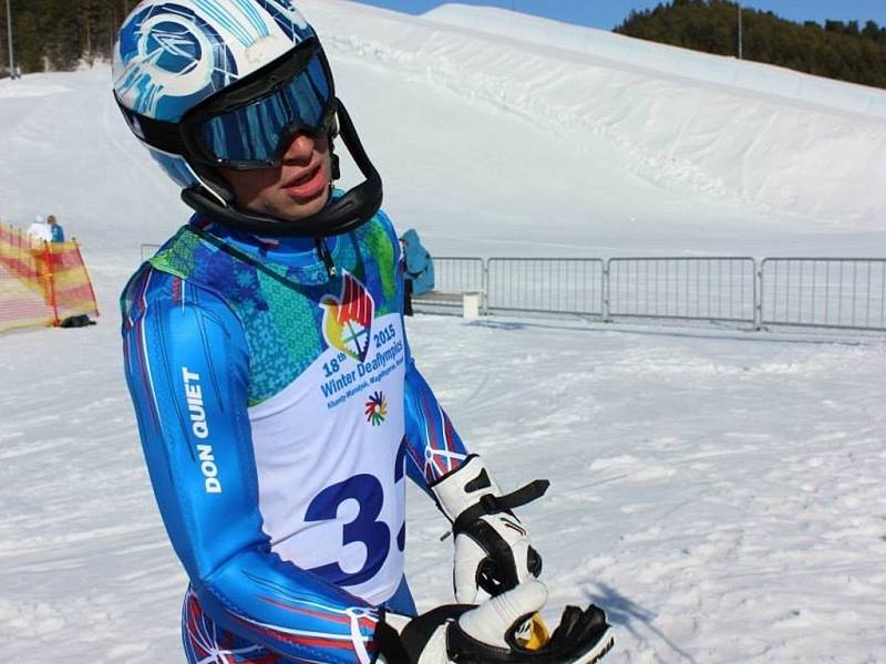 Neslyšící lyžař Martin Látal z Prostějova hájil na zimní deaflympiádě v Rusku barvy České republiky.