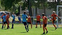 Finále: Litovel (v oranžovém) vs. Čechovice 0:0, 2:0 na penalty