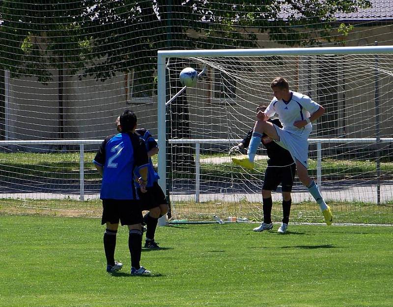 O 3. místo: Konice (v bílém) vs. Kralice na Hané 2:2, 3:1 na penalty