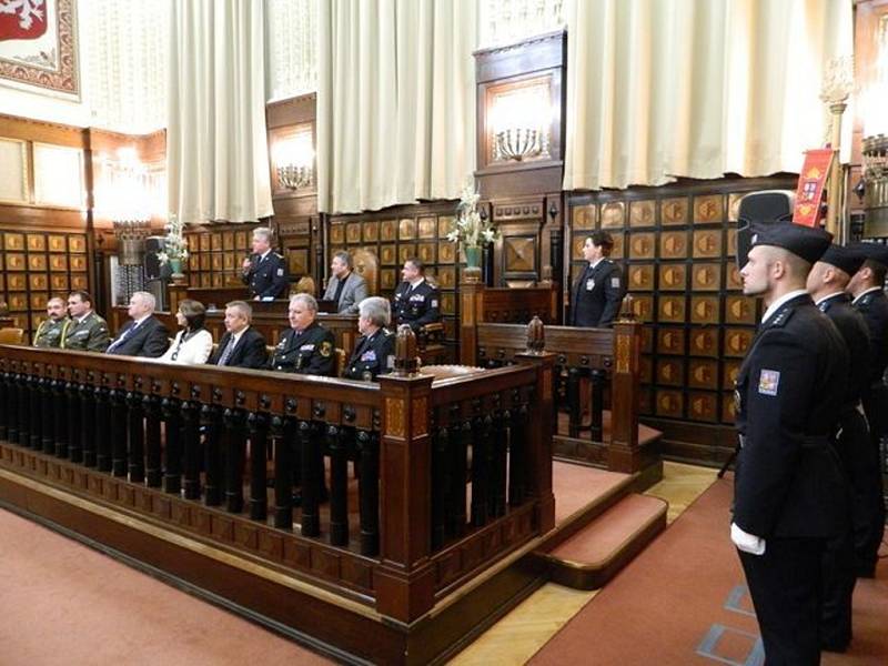 Ocenění policistů medailemi za přítomnosti významných hostů zažily v pátek dopoledne prostory prostějovské radnice.