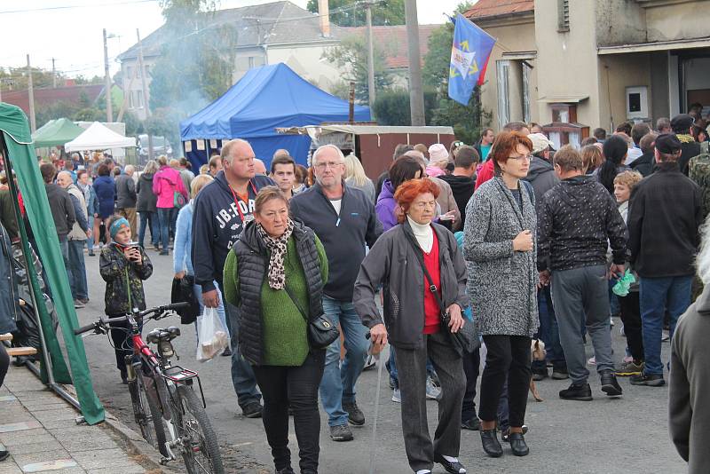 Sobotní vepřobraní v Ochozi přilákalo stovky lidí. 27.9. 2019