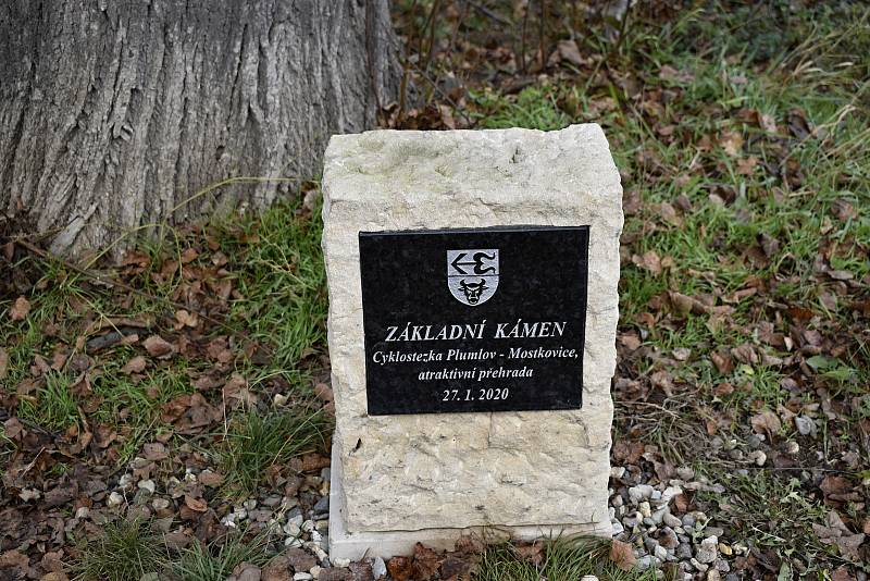 Základní kámen ke stavbě cyklostezky na plumlovské přehradě. 30.11.2020