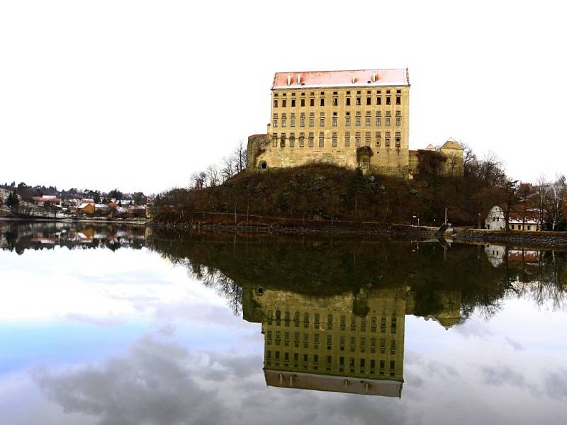 Revitalizace Podhradského rybníka v Plumlově - únor 2013