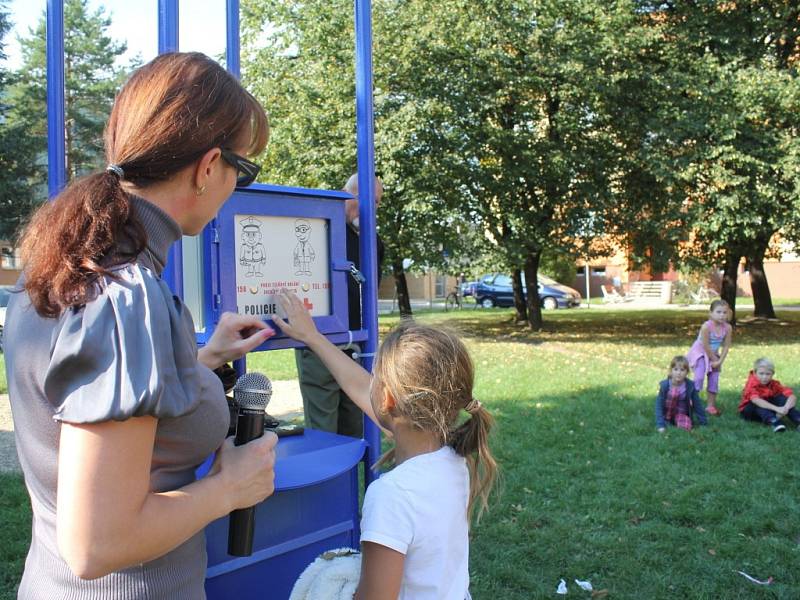 Nové bezpečnostní hodiny s hlásičem na sídlišti E. Beneše v Prostějově