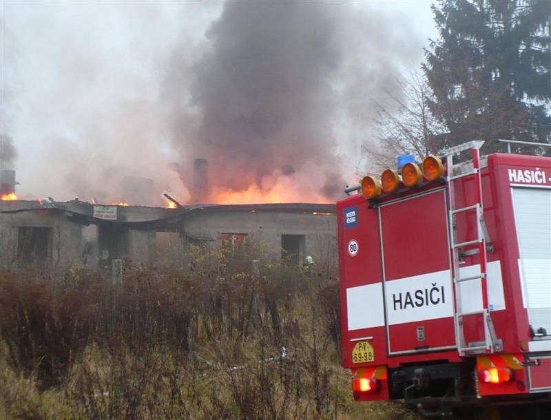 Požár budovy v Okružní ulici v Prostějově