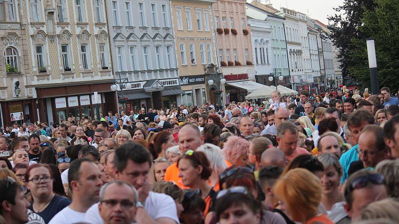 Koncert Mirai na prostějovském náměstí