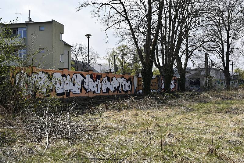 Chátrající stadion ve Sportovní ulici v Prostějově. 25. 4. 2022