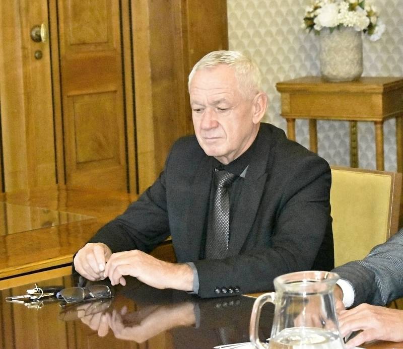 V Prostějově bude vládnout trojkoalice. V úterý 27. září 2022 podepsali koaliční smlouvy zástupci hnutí ANO 2011, ODS a Pévéčka. Jan Krchňavý (Pévéčko).