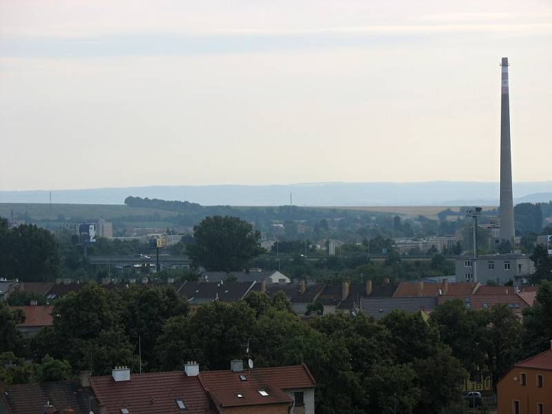 Pohled z oken věžáku v Dolní ulici po odstřelu