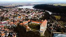 Zámek Plumlov a jeho okolí z dronu a z fotoaparátu.