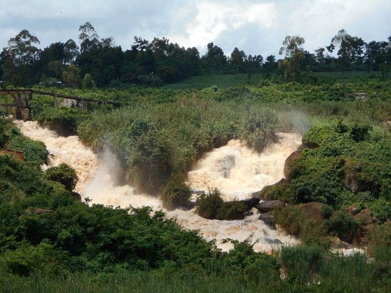 Vodopády Ndanu Falls na řece Yala