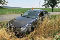 Nehoda BMW mezi Kostelcem a Hluchovem