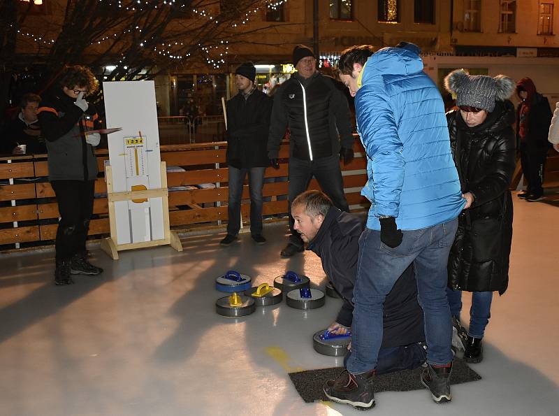 Hanácké curling na prostějovském mobilním kluzišti, 3.12. 2021