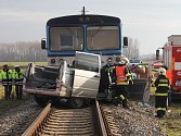 Srážka vlaku a dodávky mezi Kostelcem a Prostějovem 