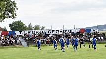 Fotbalisté Čechovic (v modrém) zvládli historickou premiéru v krajském přeboru na jedničku. Rapotínu nasázeli tři góly, 7. 8. 2022