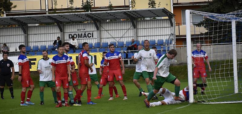 Prostějovská Haná (v bílém) zdolala v domácím prostředí Slovan Černovír 4:1. 28.8. 2021