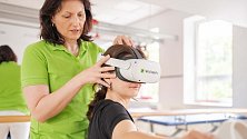 V nemocnicích sítě AGEL se testuje nová forma rehabilitace - virtuální realita. Foto: AGEL, se svolením