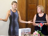 Tenistka Lucie Šafářová zavítala na prostějovskou radnici.