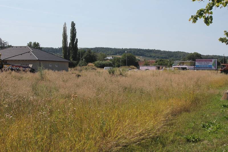 Mezi Domamyslicemi a Čechovicemi se chystá nové bydlení.