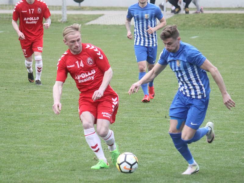 Fotbalisté Prostějov (v modrém) proti Uherskému Brodu