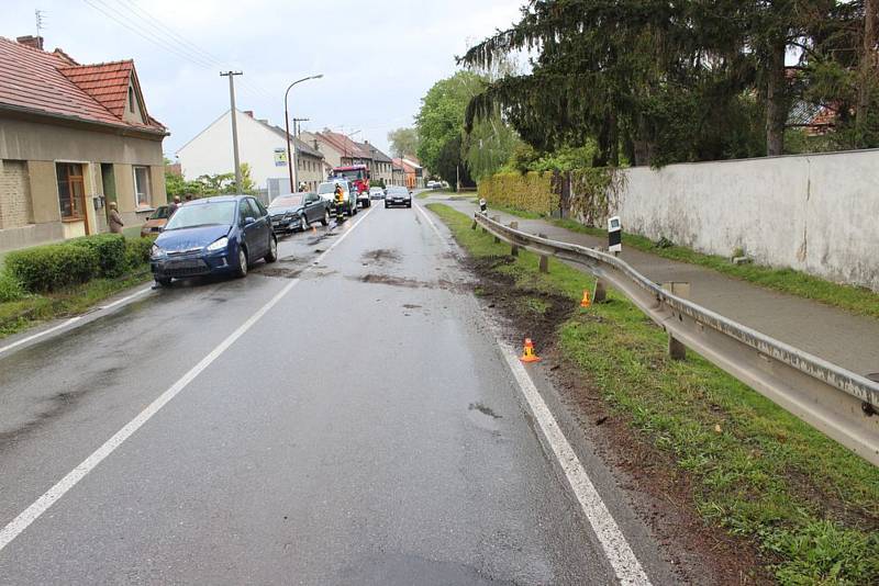 Čtvrteční nehoda v Mostkovicích se obešla bez zranění