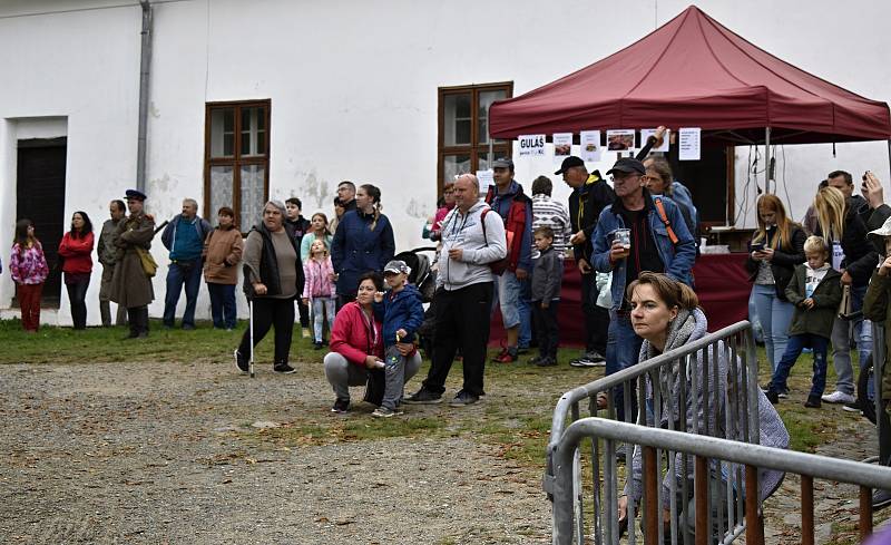 Akce připomínající historii 2. světové války nabídla pestrou přehlídku zbraní, techniky či uniforem několika armád, 18. 9. 2021