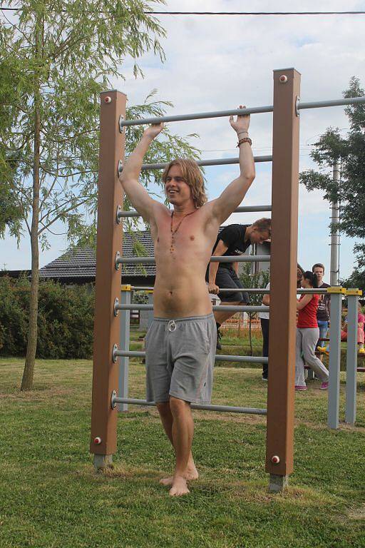 Exhibice silového cvičení Street Workout v Držovicích