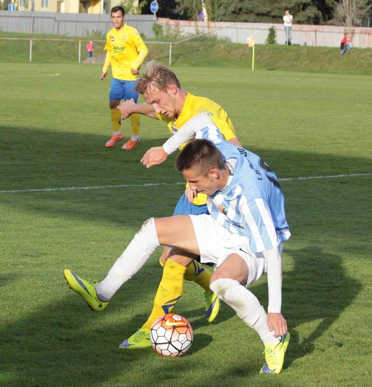 Prostějovští fotbalisté (v pruhovaném) v poháru proti Zlínu