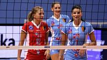 Agelky (ve světle modrém) na Volleyball Cupu 2013