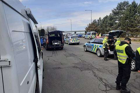 V uplynulých osmi dnech měli policisté v Olomouckém kraji políčeno na řidiče. Kontrolou prošlo tisíc vozidel.