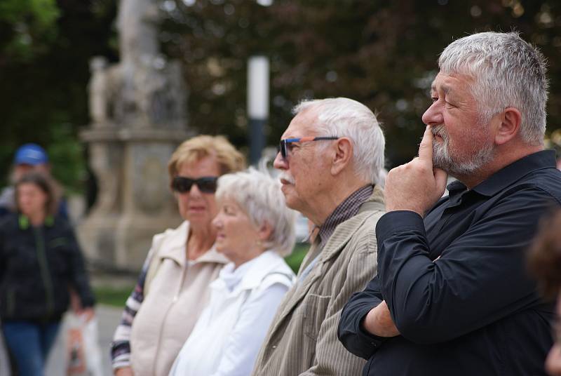 Veřejné čtení jmen obětí holocaustu v Prostějově - 2. května 2019