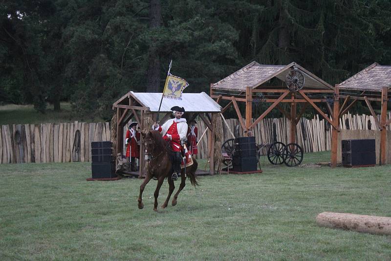 Obrovský zájem zaznamenal už tradičně Josefkol. Dvoudenní setkání nejen mistrů řemesel kolářského a kočárnického přilákalo tisíce lidí.