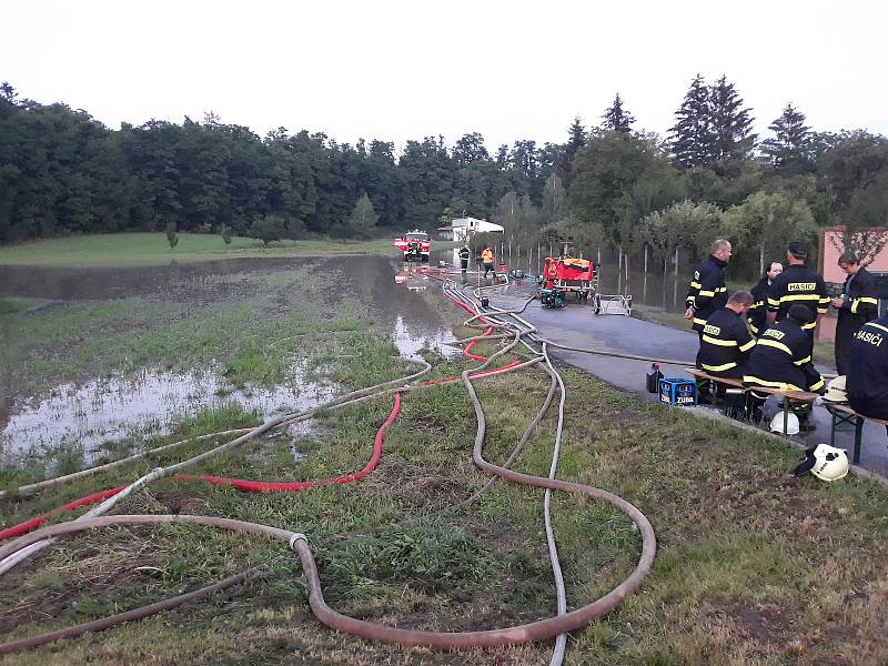 Pondělní bouře měla v Tištíně hrozivé následky.