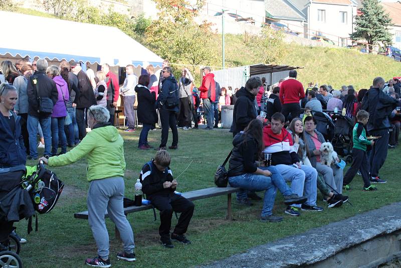 Tradiční hasičská akce spojená s výlovem ve Slatinkách. 12.10. 2019