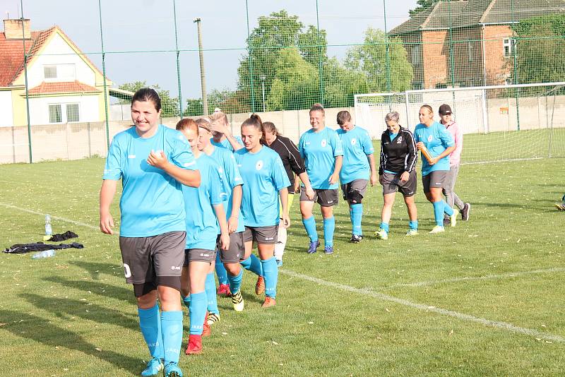 V sobotu se v Kostelci na Hané uskutečnil 8. ročník ženského fotbalového turnaje Hanácká kopačka