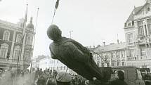 Pomník V.I. Lenina byl odstraněn již 29. prosince 1989, pár týdnů po tzv. sametové revoluci.