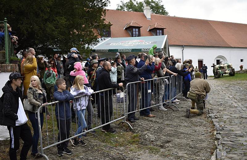 Akce připomínající historii 2. světové války nabídla pestrou přehlídku zbraní, techniky či uniforem několika armád, 18. 9. 2021