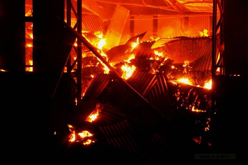Požár haly v Brodku u Prostějova