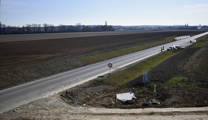 Most pro cyklisty přes severní obchvat na trase Prostějov - Smržice.