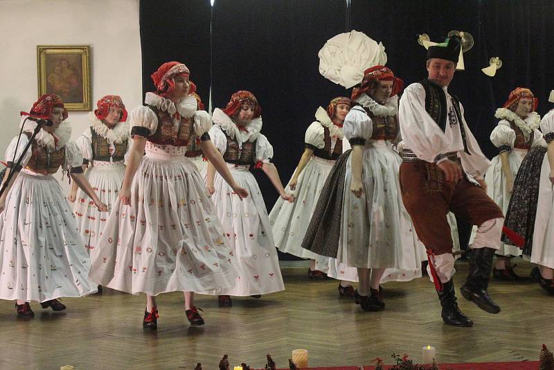 V  Kralicích se sešli v kulturním domě vyznavači folklóru.