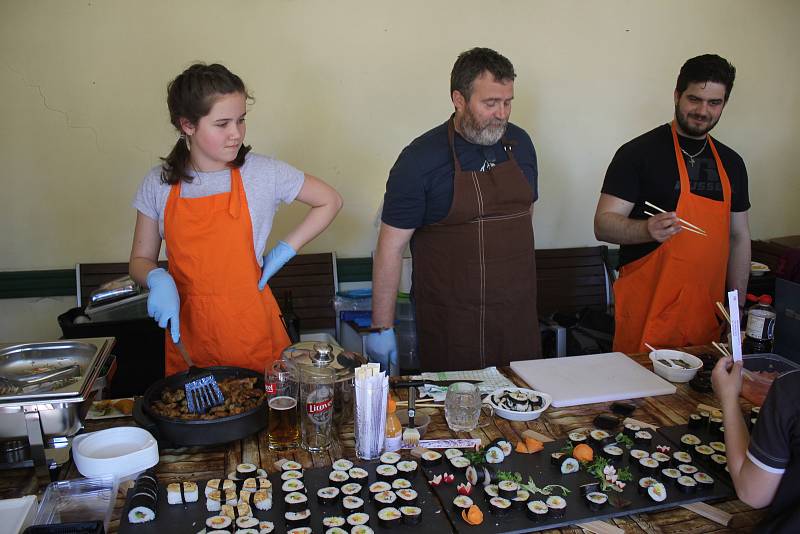 Zahrada Národního domu v Prostějově se proměnila na tři desítky malých restaurací.