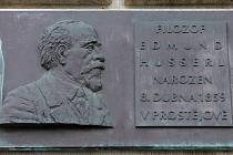 K uctění památky významného rodáka Edmunda Husserla, se v Prostějově uskuteční mezinárodní kolokvium. Stávající pamětní deska na budově radnice.