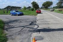 Dvě auta se srazila u Mostkovic na Prostějovsku