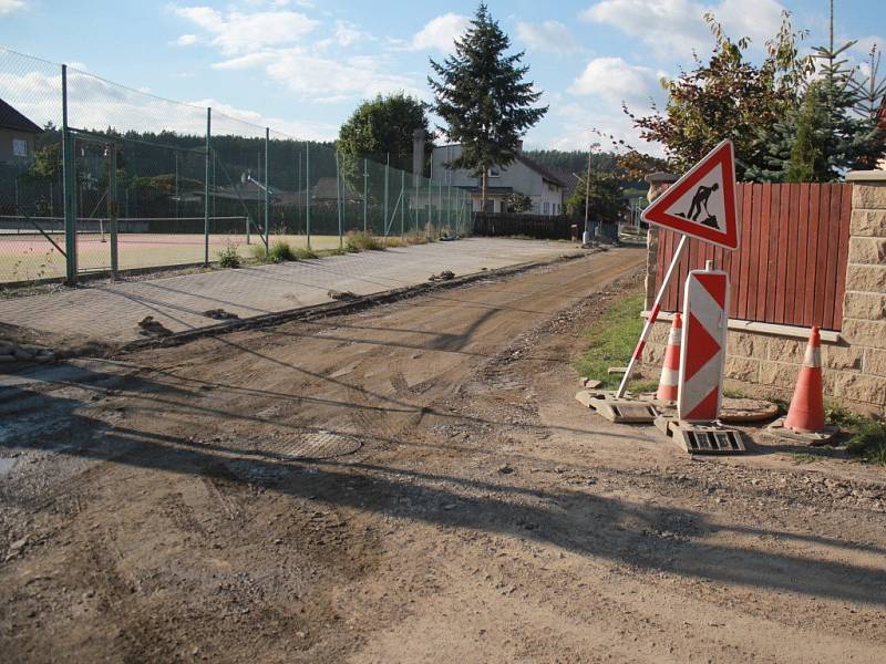 Rozkopaný Vícov, kvůli stavbě kanalizace - 29. 9. 2015
