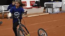 Charitativní sportovní akce Pomozte dětem se v prostějovském tenisovém centru zúčastnili i Milan Baroš a Lucie Šafářová. 17.5. 2021