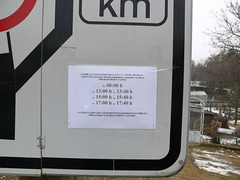 Uzavírka spojnice Drahan a Žárovic kvůli vojenskému cvičení  - varování pro řidiče v Plumlově
